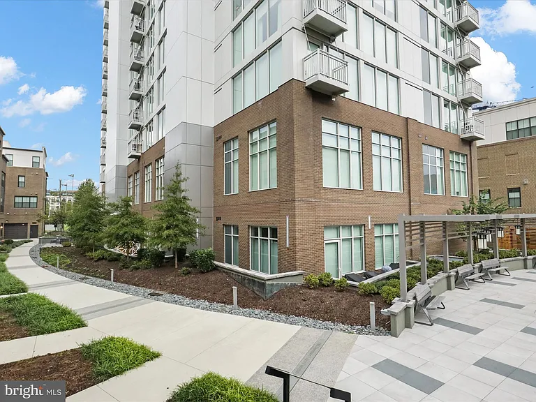 925 N Fairfax St #704 — Photo 33