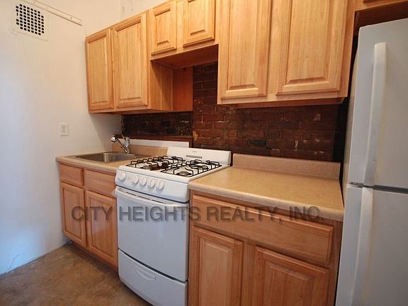 4th image of 143 E 37th St #4