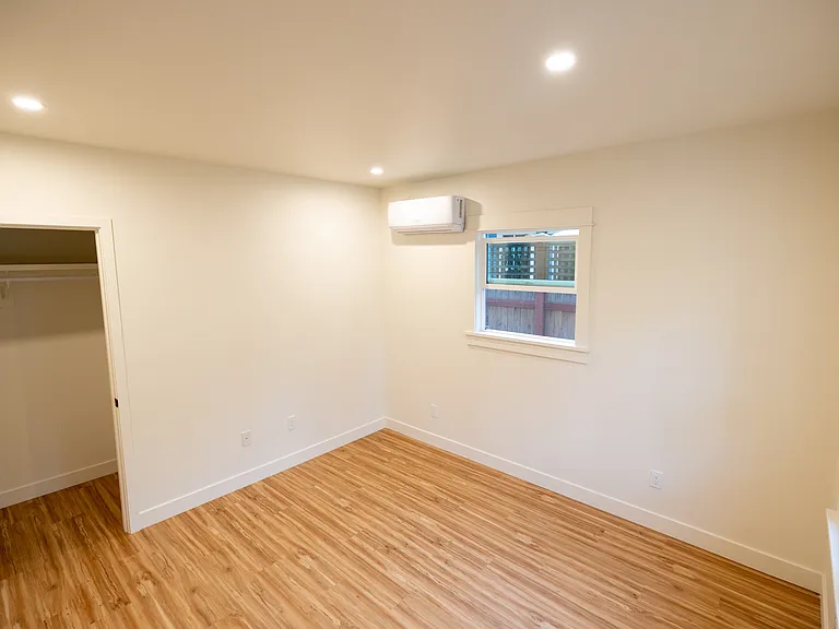 3712 Richmond St — Photo 7