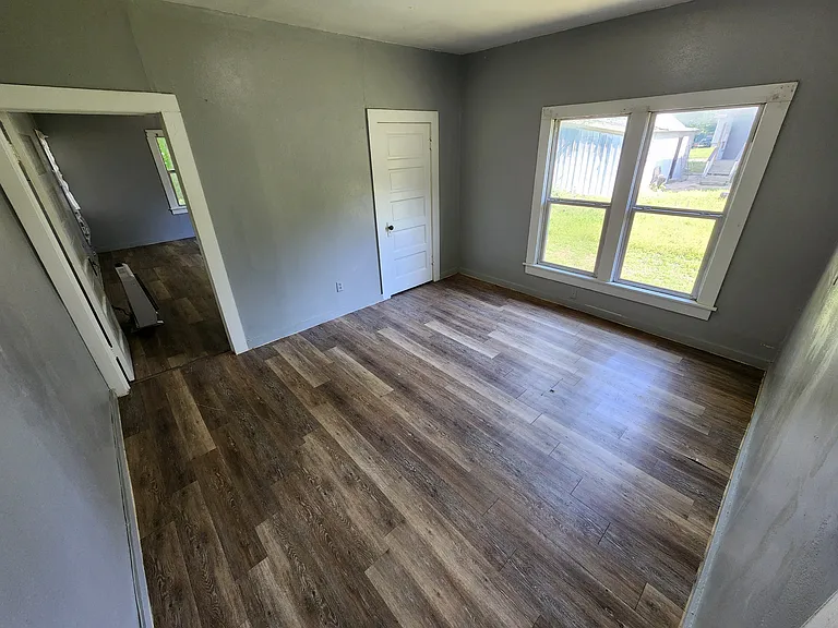 227 N Hope St — Photo 5