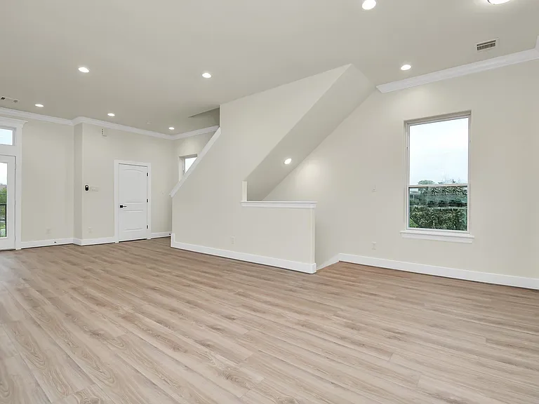 3039 Gray St — Photo 11