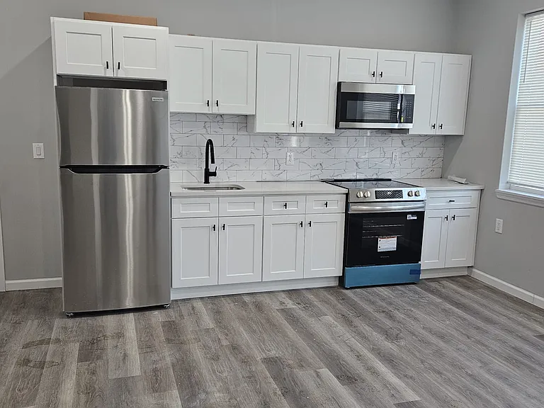 22 Seeley St #201 — Photo 3