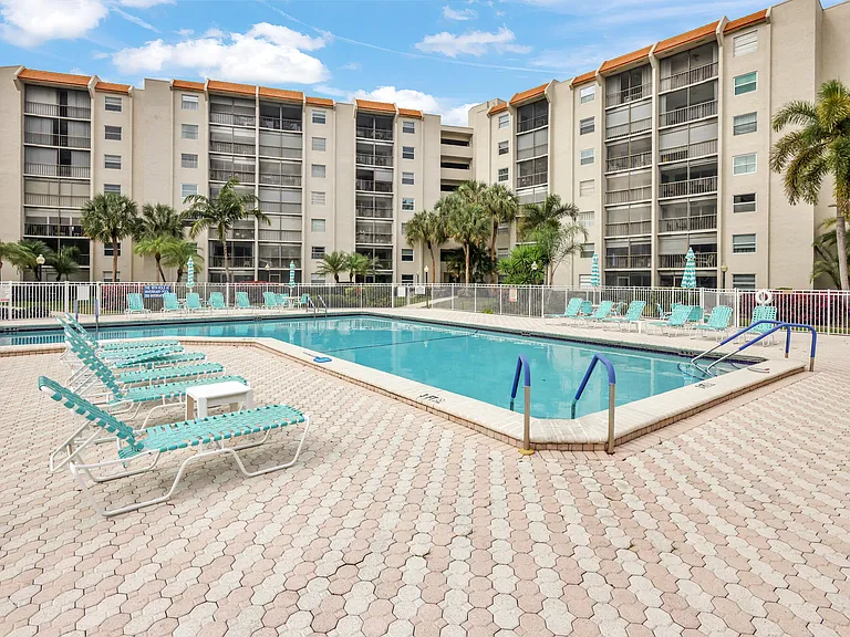 3940 Inverrary Blvd #404-A — Photo 28