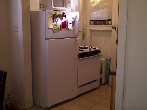 4th image of 630 W Arlington Pl #11E