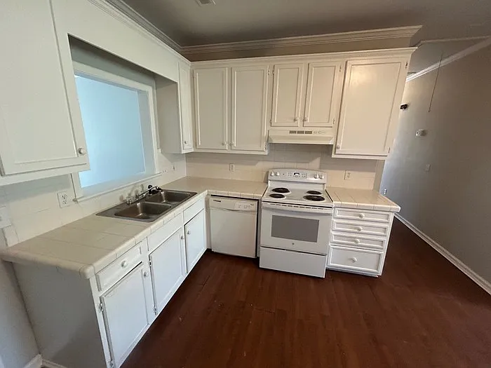 2428 Watson St #A — Photo 17