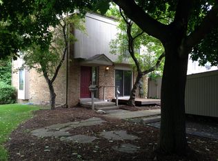 615 Oakbrook W #93, Rochester Hills, MI 48307