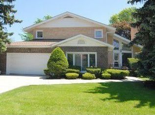 6737 N Kedvale Ave, Lincolnwood, IL 60712