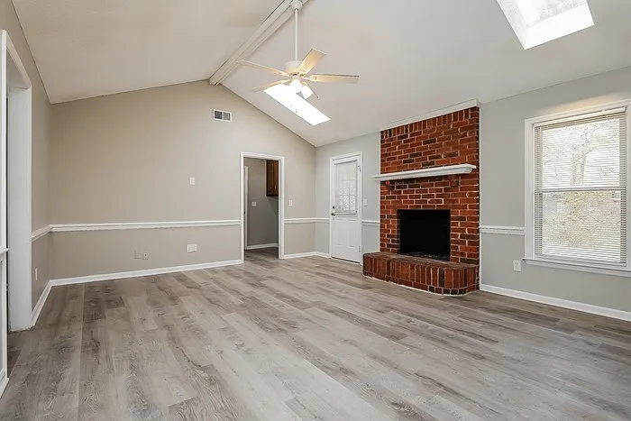 102 Totem Ct — Photo 4