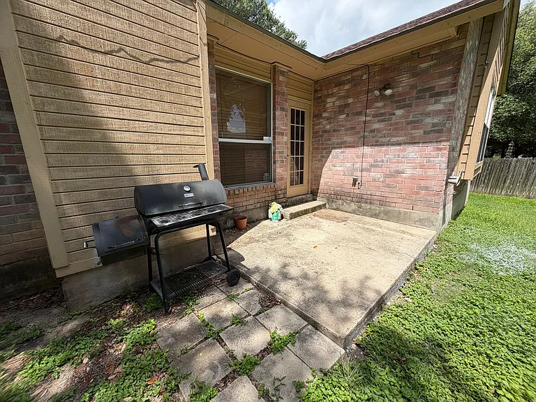 6335 John Chapman — Photo 20