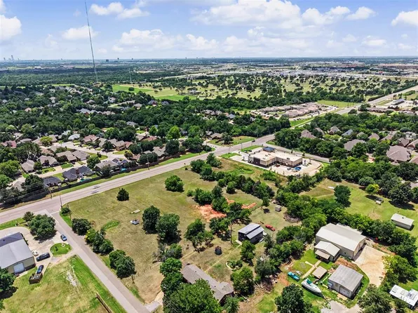 109 E Memorial Rd, Edmond, OK 73013