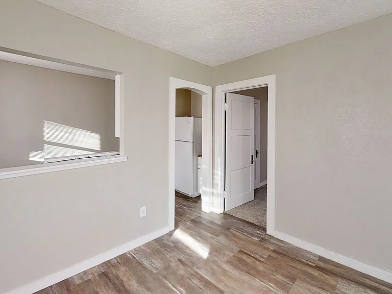 1305 E Brazos St — Photo 2