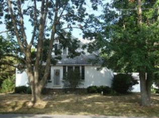 523 N Maple St, Mt Sterling, IL 62353