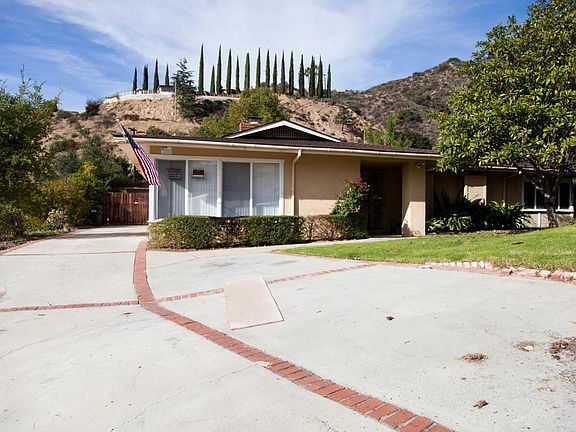 2nd image of 3660 Monterosa Dr