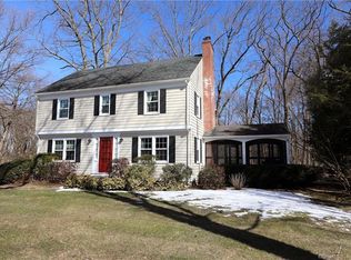 1094 East St N, Suffield, CT 06078
