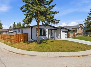 428 S Queen Anne Way SE, Calgary, AB T2J 4R9