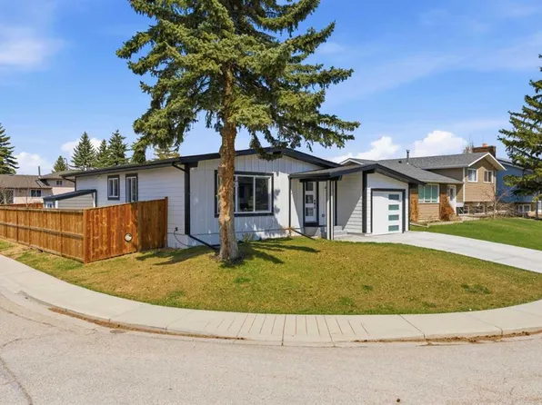 428 S Queen Anne Way SE, Calgary, AB T2J 4R9
