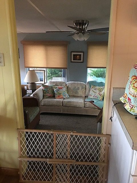1st image of 305 Calle Liana