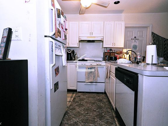 385W58261455bed1a