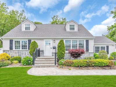 85 Beecher Road, North Babylon, NY, 11703