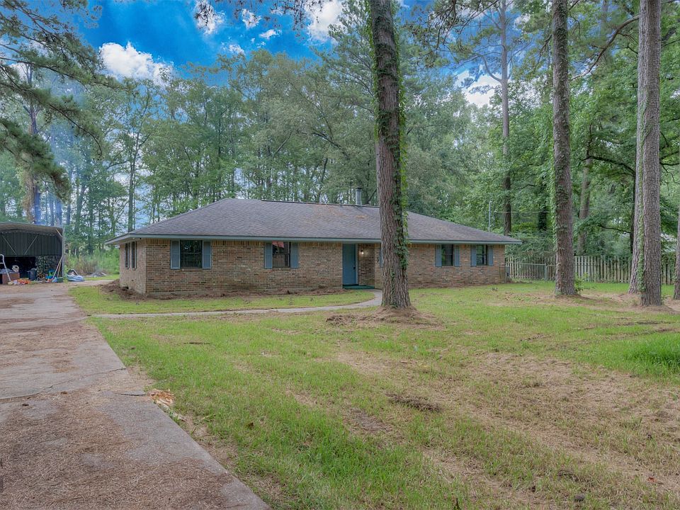1st image of 220 E Cloverleaf Dr