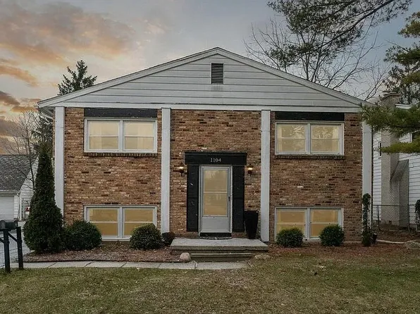 1104 N Hagadorn Rd, East Lansing, MI 48823