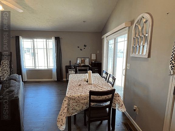 4th image of 307 Little Bluestem Dr S