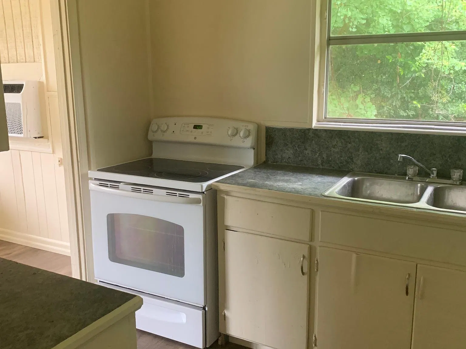 2 bed, 900 sqft, $800 — Photo 3