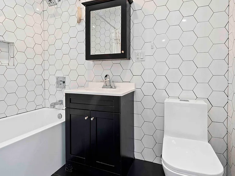 1096 Broadway #5L — Photo 15