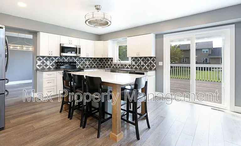 8200 Northview Dr — Photo 10