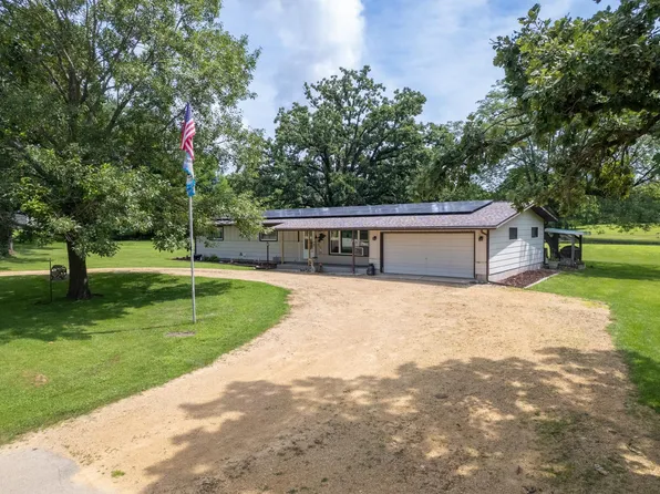 3365 N Blackhawk Rd, Byron, IL 61010