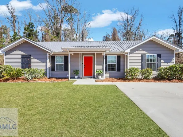 227 Pecan Pointe Rd E, Brunswick, GA 31525