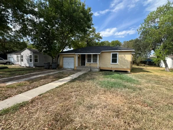 2406 E Brazos St, Victoria, TX 77901