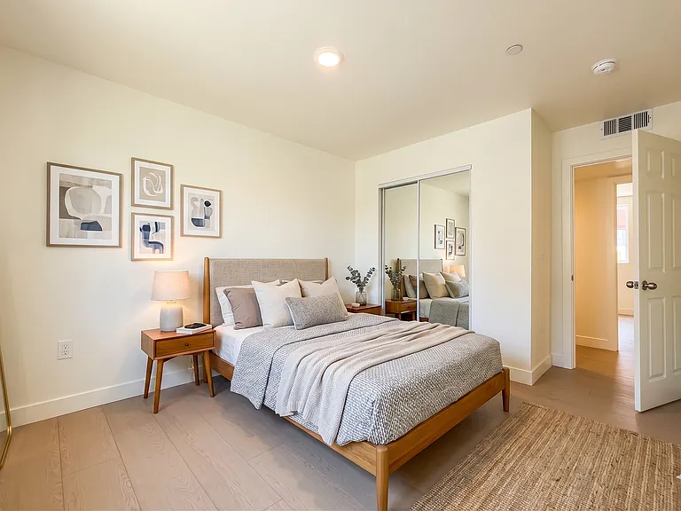 2026 Luxury 4 & 6 Bedroom Units — Photo 23