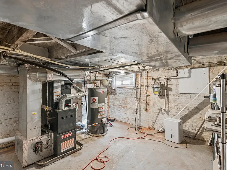 214 N Madeira St — Photo 23