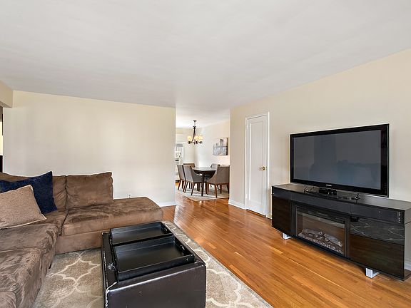 3rd image of 120 N Broadway APT 20A