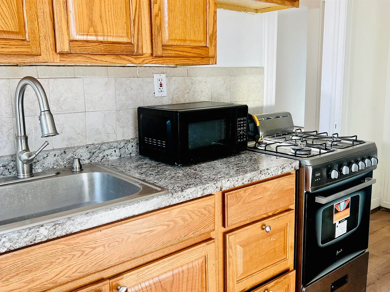 3 bed, 2.0 bath, $2,500 — Photo 1