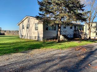 25-27 McPherson St, New York Mills, NY 13417