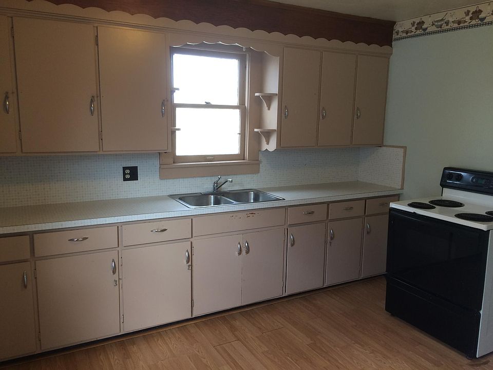 1st image of 303 W Oak St #2
