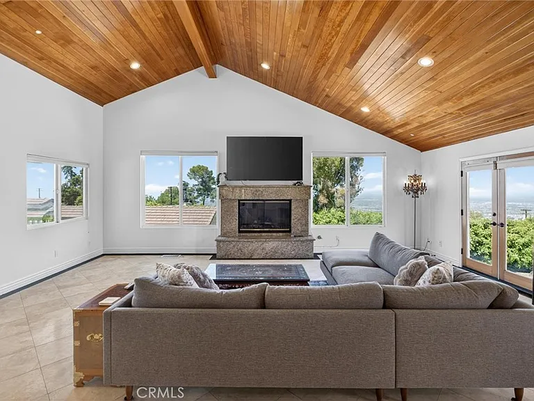 58 Eastfield Dr — Photo 10