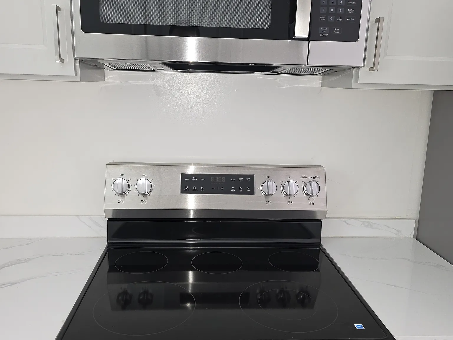 1 bed, 450 sqft, $1,800 — Photo 2