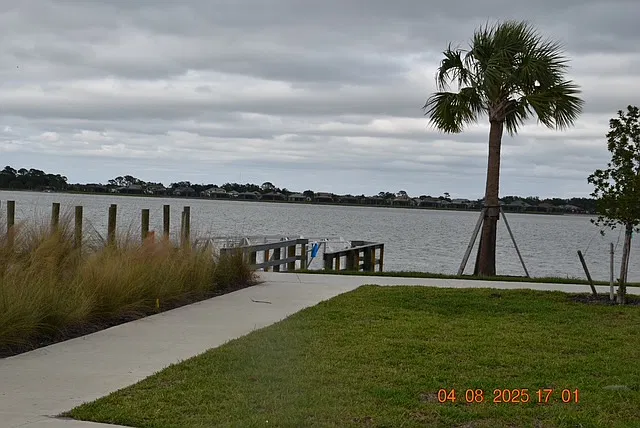 3 bed, 2.5 bath, 1850 sqft, $3,200 — Photo 4