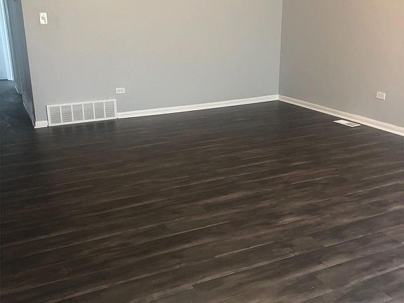 4th image of 16942 Glen Oaks Dr