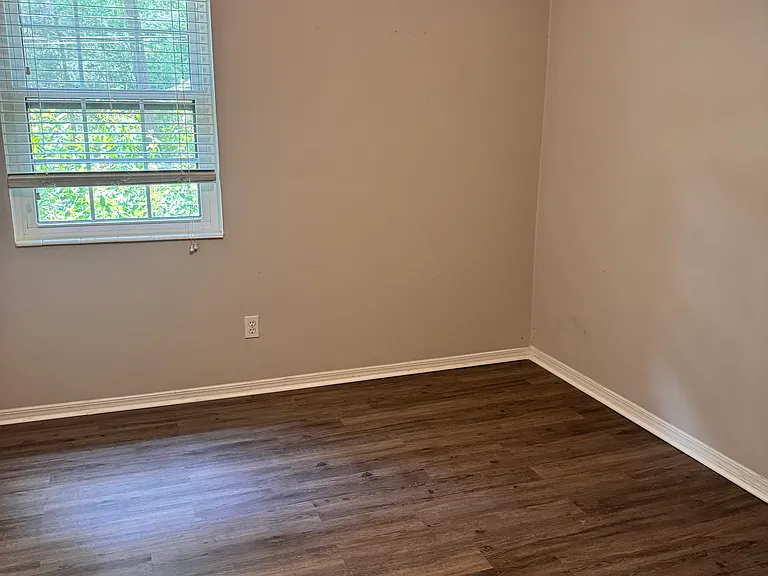 1951 N Meridian Rd #6 — Photo 6