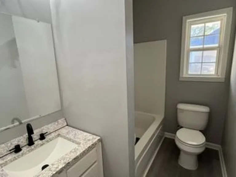 1006 S Jefferson St — Photo 11