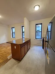 Rented by R New York