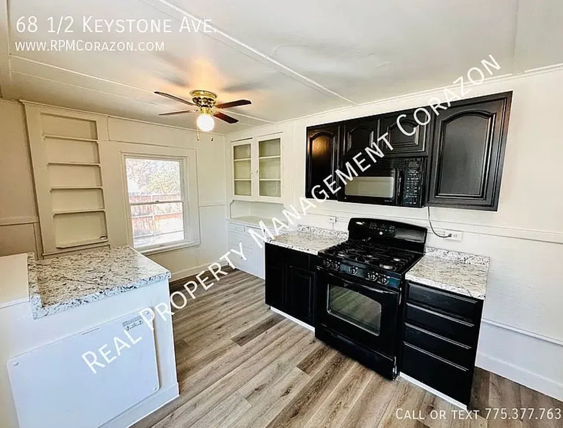 2 bed, 798 sqft, $1,798 — Photo 3