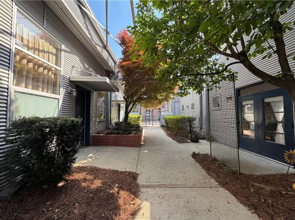 400 Village Pkwy NE APT 142, Atlanta, GA 30306