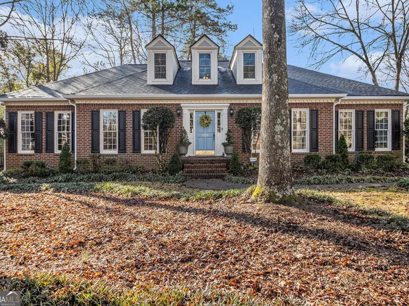 203 Savannah Walk, Peachtree City, GA 30269