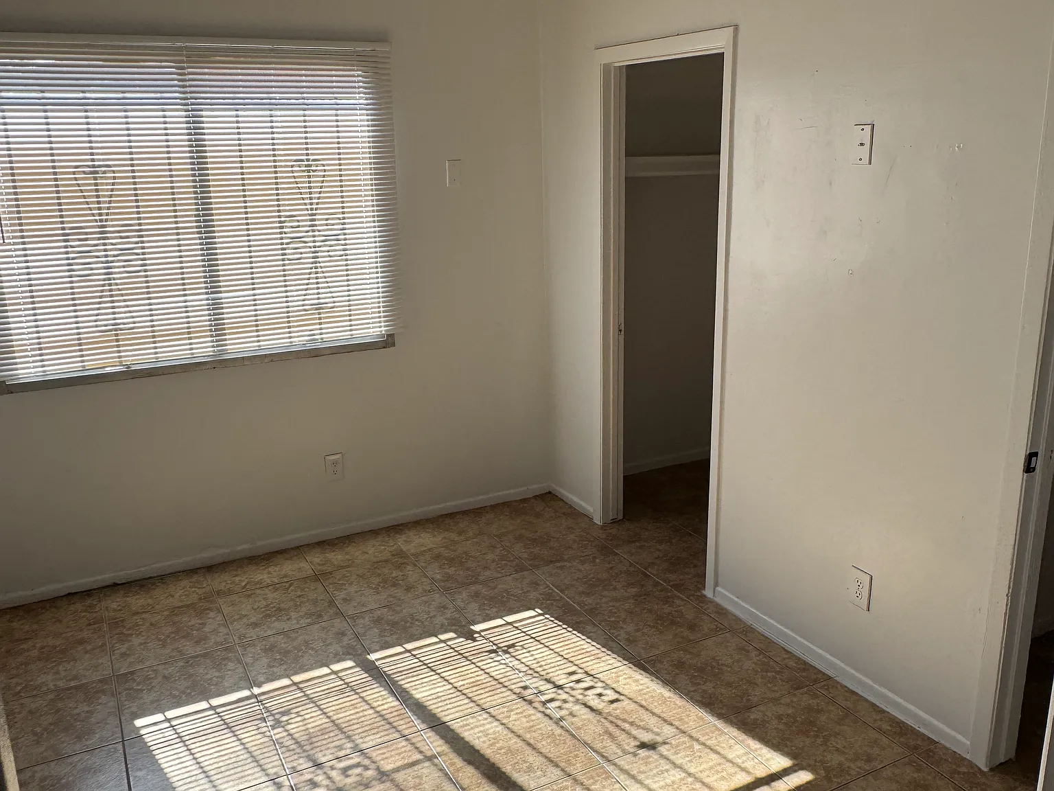1 bed, 600 sqft, $1,050 — Photo 2