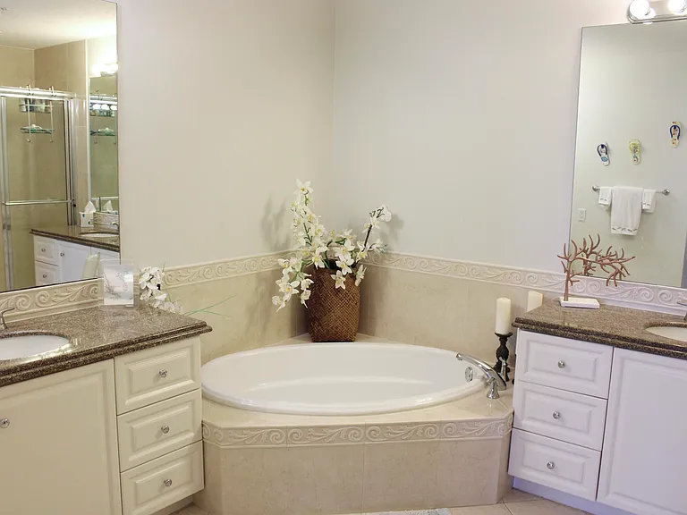 3 Harbour Isle Dr #204 — Photo 13